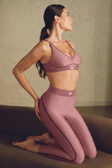 alo Airlift High-Waist 7 \ 8 Line Up Legging.